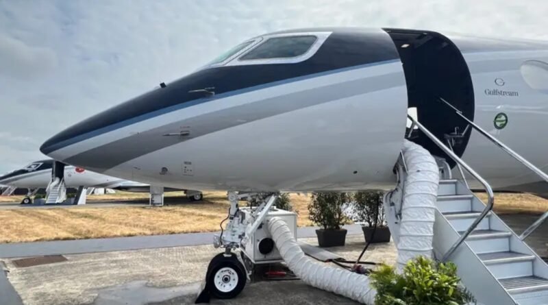 Meta, Ünlülerin Özel Jetlerini Takip Eden Hesapları Kapatıyor