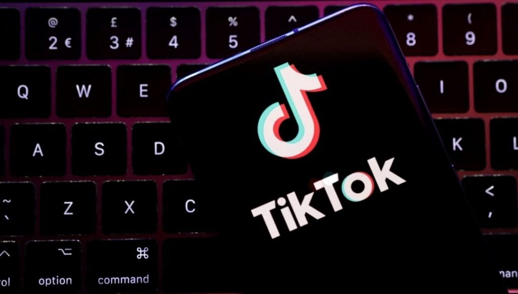 TikTok'un Yeni Eğlence Trendi: "Hear Me Out Cake"