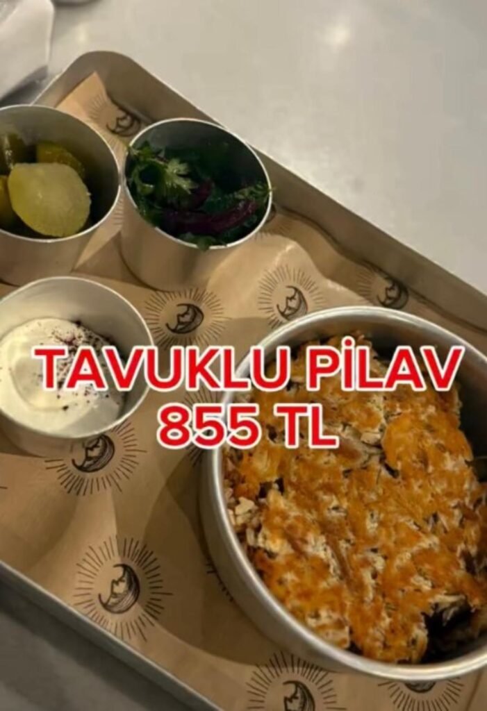 İstanbul'daki bir kafede tavuk pilav 855 TL'ye satıldı! Sosyal medyada olay oldu: "Hiç aklınız yok mu?" - TREND