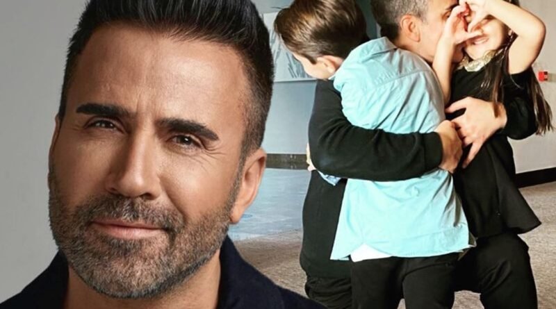 Emrah'tan kızı Eleysa'ya: "Dağ gibi seni destekliyorum" - Son Dakika Magazin Haberleri