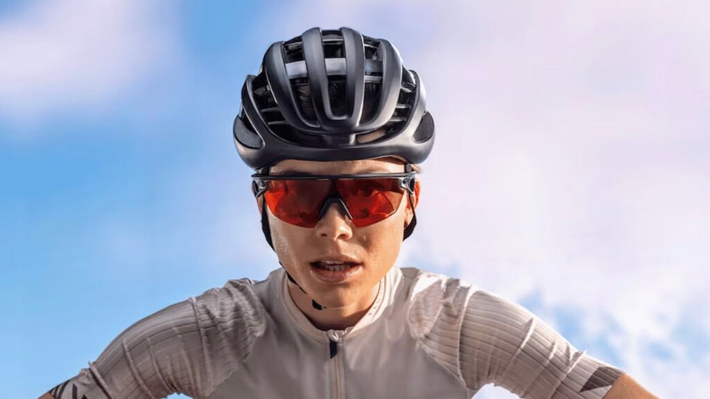 Meta'ya Göre, Oakley Marka Akıllı Gözlük Geliştiriliyor