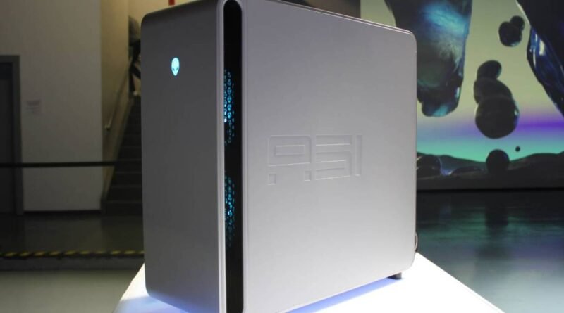 Alienware Area-51 Oyun PC'si Geri Döndü! Şimdi 400 Dolar İndirimle Satışta!