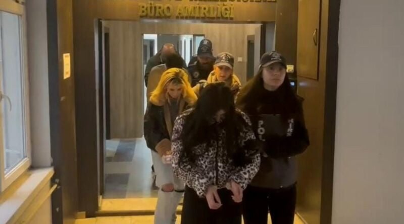 Arabada "Müzik Açma" Tuzağı: 4 Milyonluk Dolandırıcılık!