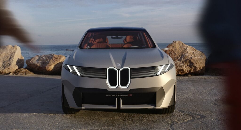 BMW, Huawei'nin HarmonyOS Ekosistemini Araçlarına Dahil Edecek