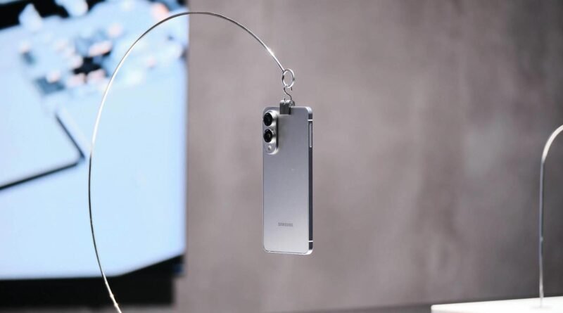 Galaxy S25 Edge Koruyucu Kılıfları Görücüye Çıktı: İşte Tasarımı!