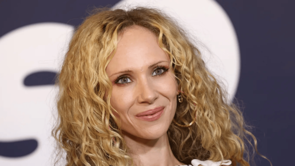 Juno Temple, Apple TV+ ve A24'ün Ortak Yapımı "The Husbands" Dizisinde Başrolü Üstlenecek - Haberler