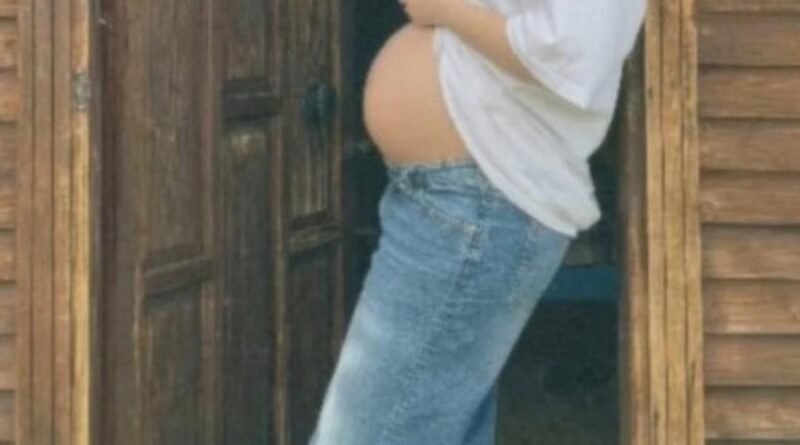 Gizem Karaca'nın Hamileliğiyle Pozları! Beğeni Yağmuru!