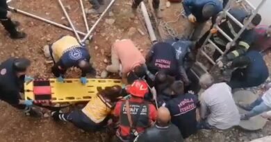 Bodrum'da Şok Edici Olay! Bir İşçi, Derin Betona Düşerek Hayatını Riski Attı