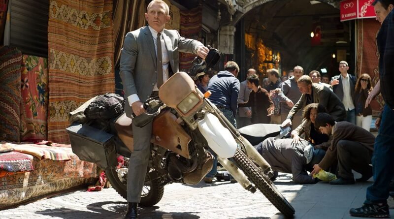 Yeni James Bond filminin çekimleri Londra'da başladı.