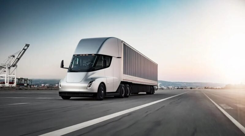 Tesla Semi Tırlarında Gecikmeler ve "Dramatik" Fiyat Artışı