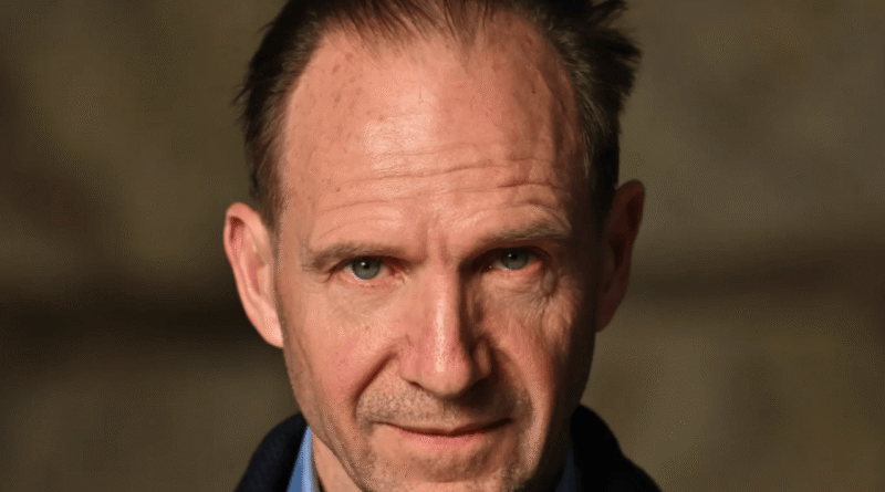 Ralph Fiennes, Hunger Games Evreninde Önemli Bir Rol Alacak! - Haberler