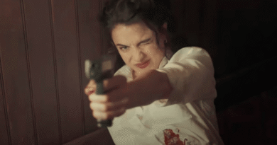 Margaret Qualley ve Chris Evans'ın Başrollerini Paylaştığı "HONEY DON’T!" Fragmanı Yayınlandı - Haberler