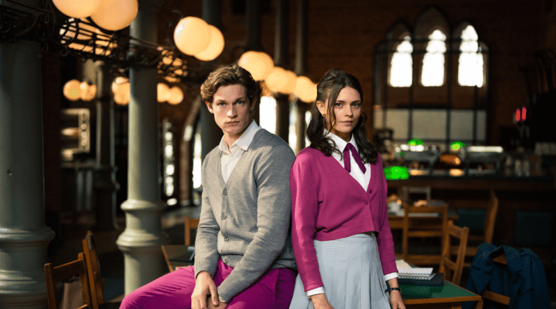 Prime Video Dizisi 'Maxton Hall: Aramızdaki Dünya' İkinci Sezonuna Ait İlk Görseller ve Kamera Arkası Yayınlandı