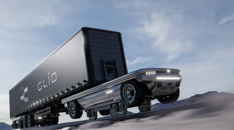 Bu otonom araç, hem demiryolu hem de karayolu üzerinde hareket ediyor.