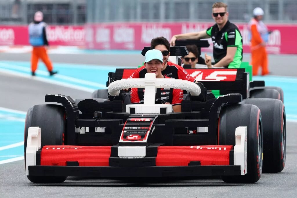 Formula 1 Pilotları Bu Kez LEGO Araçlarla Yarıştı!