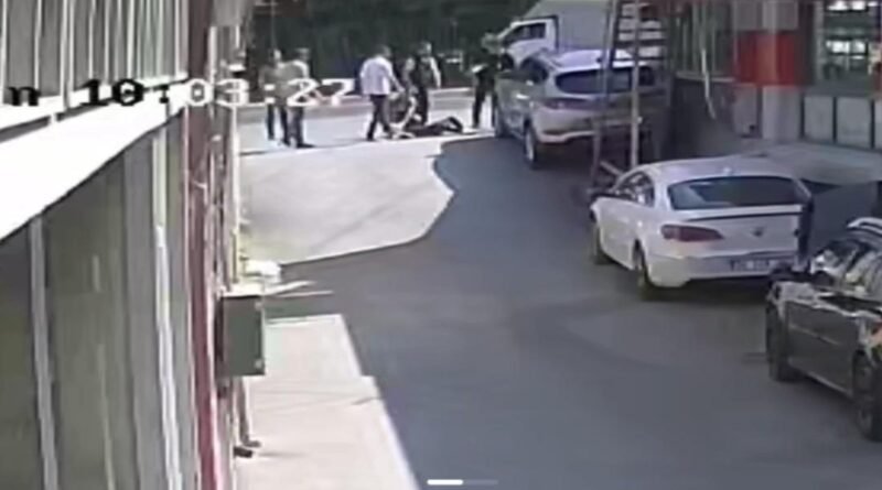 Sosyal medyada kendini kadın olarak tanıtan arkadaşını konuşmaya çağırdı! Kandırıldığını anlayınca bıçaklayarak öldürdü.