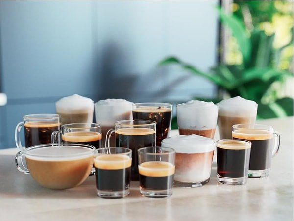 Sıcak mı soğuk mu, sert mi yumuşak mı, sütlü mü sade mi? Bu model, “Evde barista olmak zor değil” dedirtiyor ve kahve severlerin gönlünü hemen kazanıyor. LatteGo süt sistemiyle kafe kalitesinde köpük, SilentBrew ile sessiz öğütme, QuickStart ile hızlı kahve… Hepsi burada!
