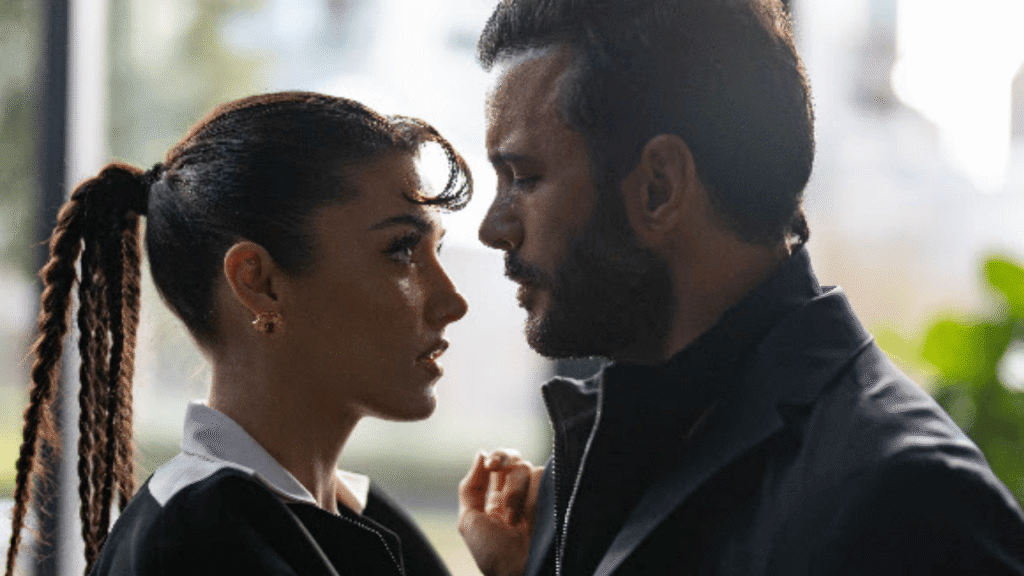 Hande Erçel ve Barış Arduç'un Yeni Dizisi "Aşkı Hatırla"nın İlk Tanıtımı Yayınlandı - Haberler