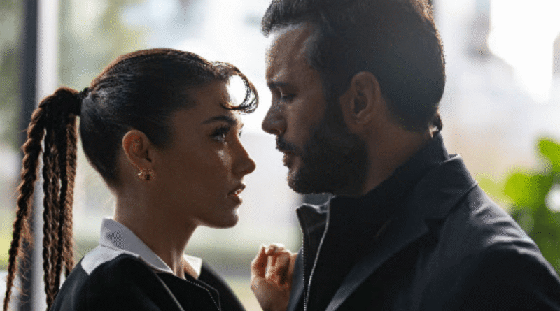 Hande Erçel ve Barış Arduç'un Yeni Dizisi "Aşkı Hatırla"nın İlk Tanıtımı Yayınlandı - Haberler