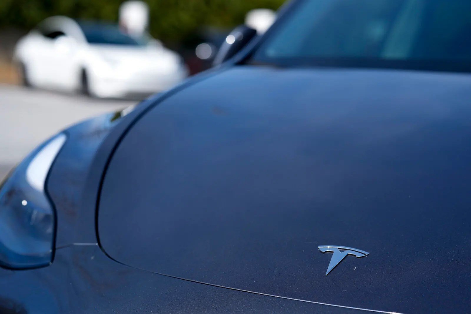 Tesla elektrikli araba satışları Avrupa'da düşüş gösterdi