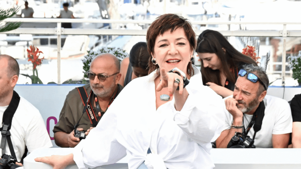 Lynne Ramsay, Ezra Miller ile Yeni Bir Vampir Filmi İçin Bir Araya Geliyor - Haberler