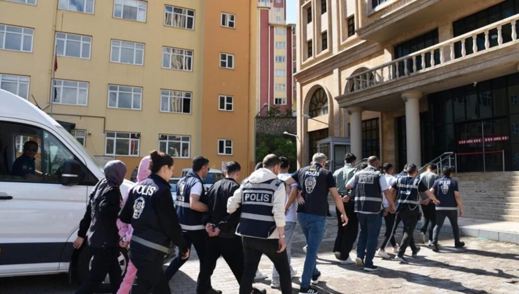 62 İlde 332 Kişi Dolandırıldı: 27,5 Milyonluk Vurgun - Son Dakika Türkiye Haberleri