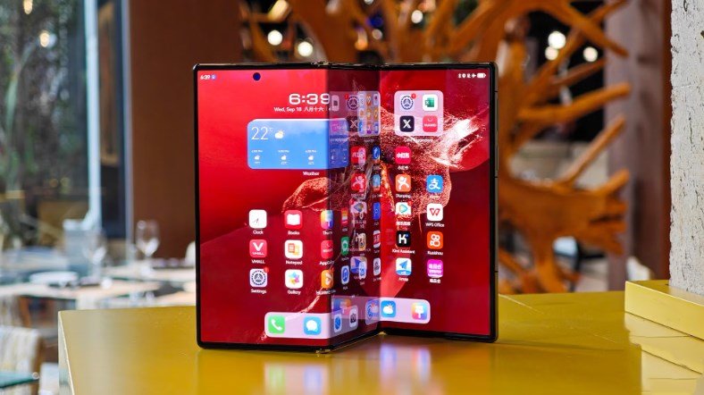 Huawei'nin Yeni Tri-Fold Telefonu Geliyor: Lansman Tarihi Sızdırıldı