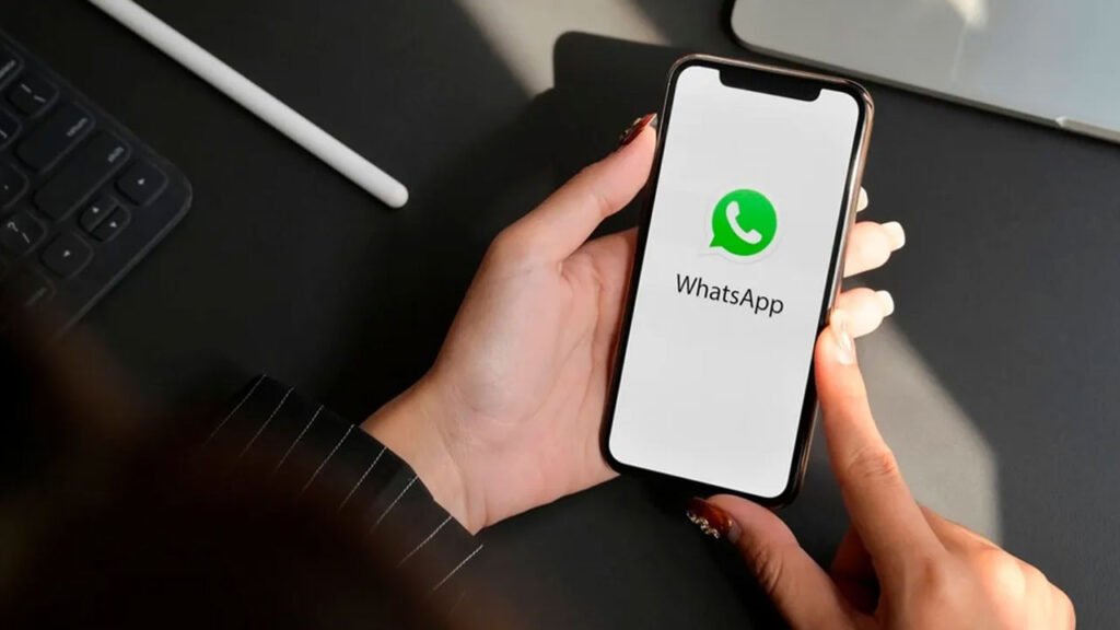 WhatsApp, heyecanla beklenen yapay zeka özelliğini tanıtıyor!
