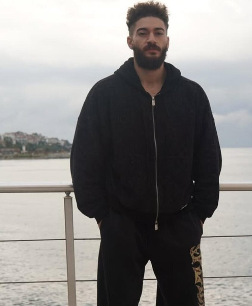 Testo Taylan, 13 Yaşındaki Hayranını Darp Edip Gözaltına Alındı! Tepkiler Üzerine Açıklama Yaptı