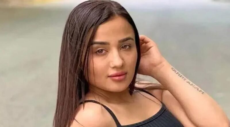 Sosyal medya fenomeni Melek Azad tutuklandı! Melek Azad'ın tutuklanma nedeni ne?