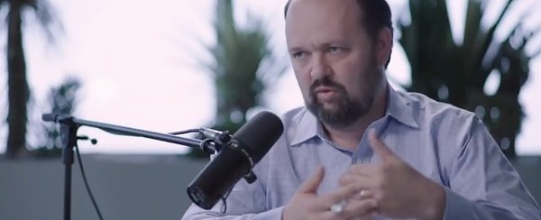 “İnsan ırkının varlığını sürdürmesini ister misiniz?” sorusuna tereddütle yanıt verdi.