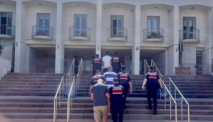 Bodrum'da uyuşturucu operasyonunda yakalanan 3 şüpheliden 2'si tutuklandı.