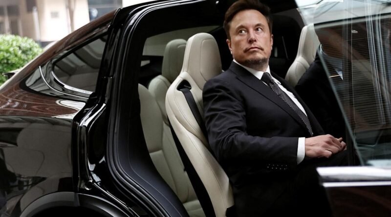 Elon Musk, Tesla'nın Üst Düzey Yöneticisini İşten Çıkardı
