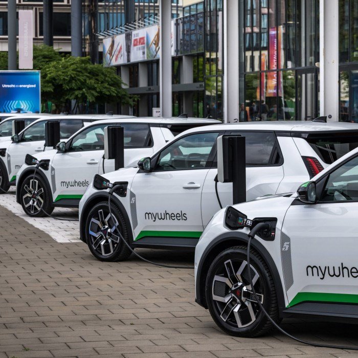 Utrecht’teki elektrikli araçlar şebekeyi besliyor
