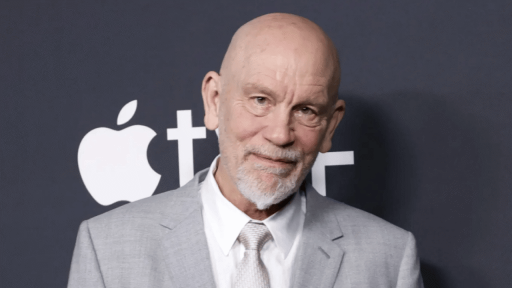John Malkovich, Ayo Edebiri ve Will Sharpe'ın Apple TV+ Romantik Komedi Dizisi "Prodigies" Kadrosunda Buluştu - Haberler