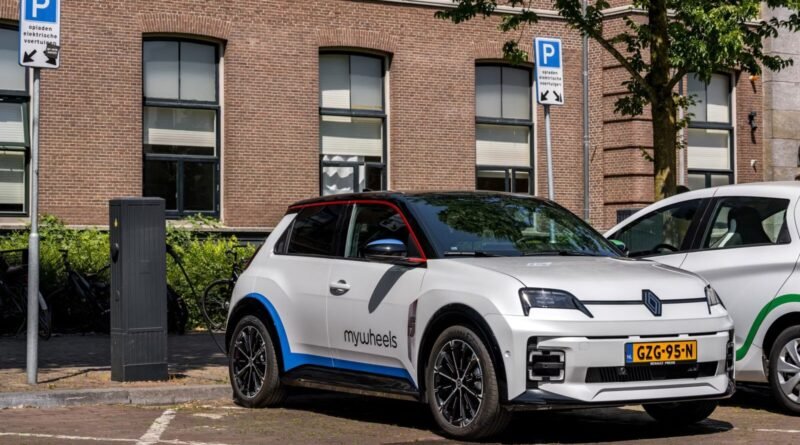 Utrecht'teki Elektrikli Araçlar Şebekeyi Destekliyor