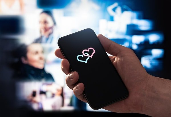 Çin'de sanal avatarlar, yalnız yaşayan yaşlı bireyler için büyük bir sektör haline geldi.