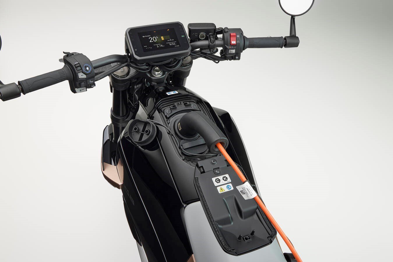 Honda yeni elektrikli motosikleti WN7’yi tanıttı: 1000cc gibi!