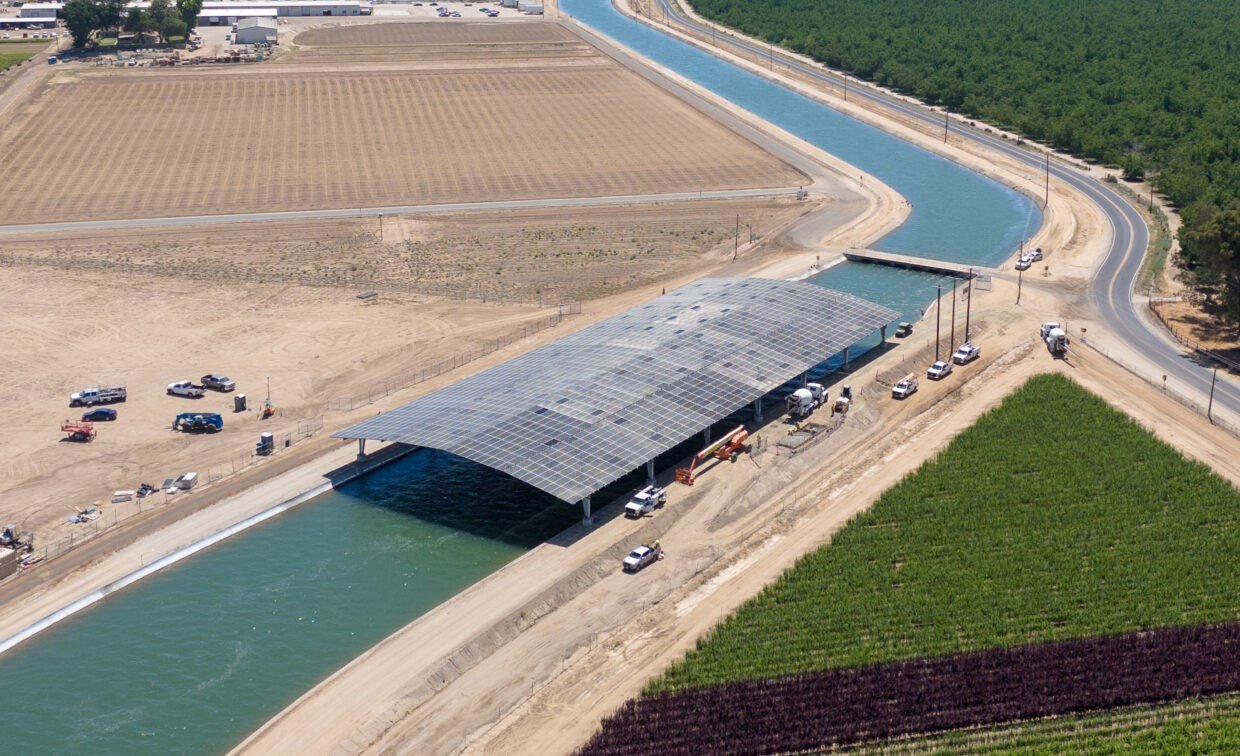 Kaliforniya'da sulama kanalları güneş panelleriyle kaplandı
