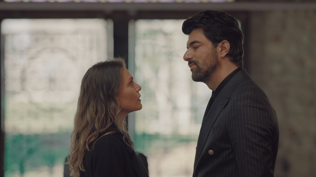 Engin Akyürek ve Aslı Enver'in Başrolde Yer Aldığı Netflix Dizisi "Enfes Bir Akşam"ın Yayın Tarihi Açıklandı