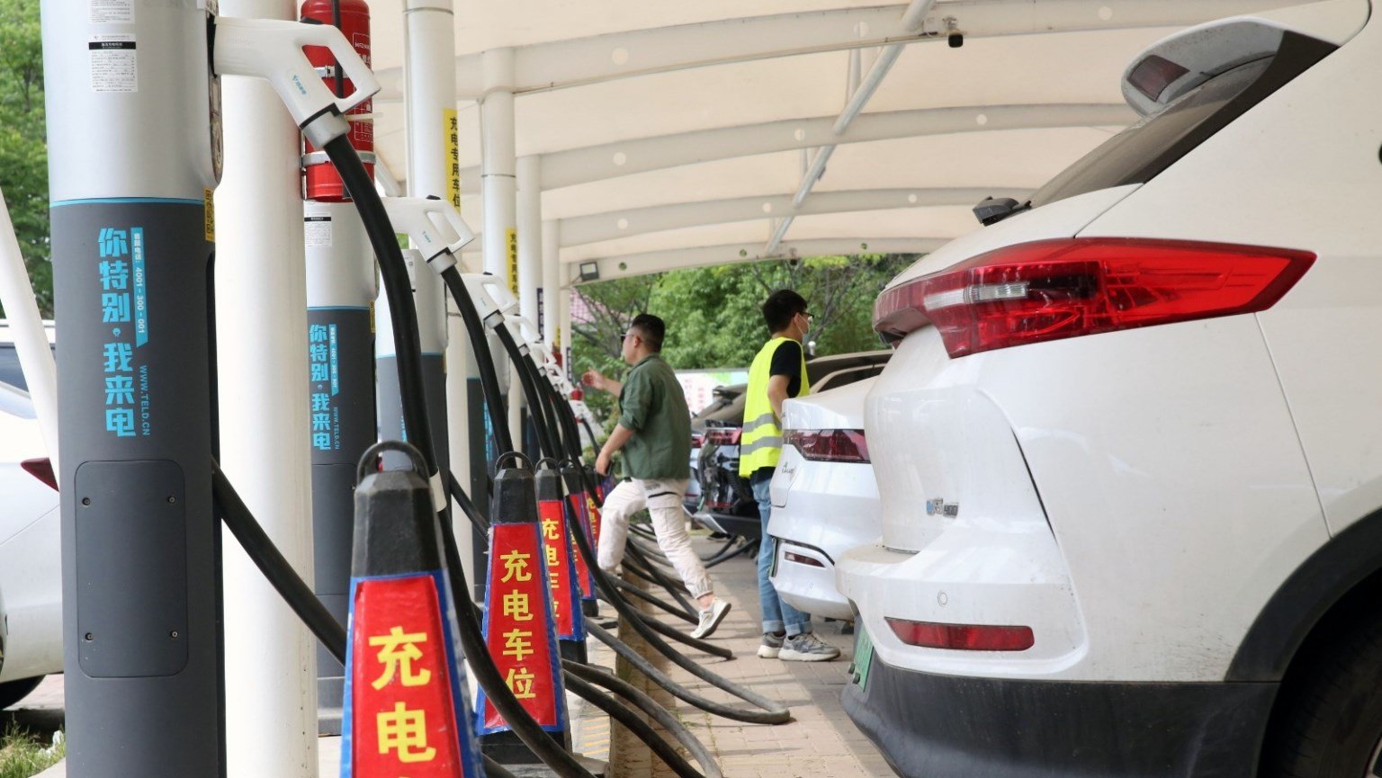 Çin'de elektrikli araç şarj noktası 16,7 milyona ulaştı