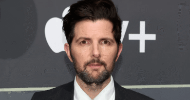 Adam Scott, Michael C. Hall'a Kaybettiği Rol Sebebiyle Oyunculuğu Bırakmayı Düşünüyordu! - Haberler