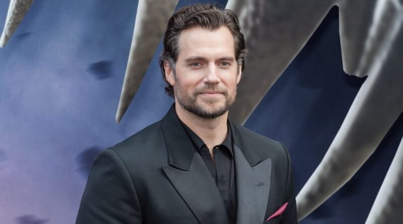 Henry Cavill, geçirdiği kazanın ardından ilk kez kameralara yansıdı!