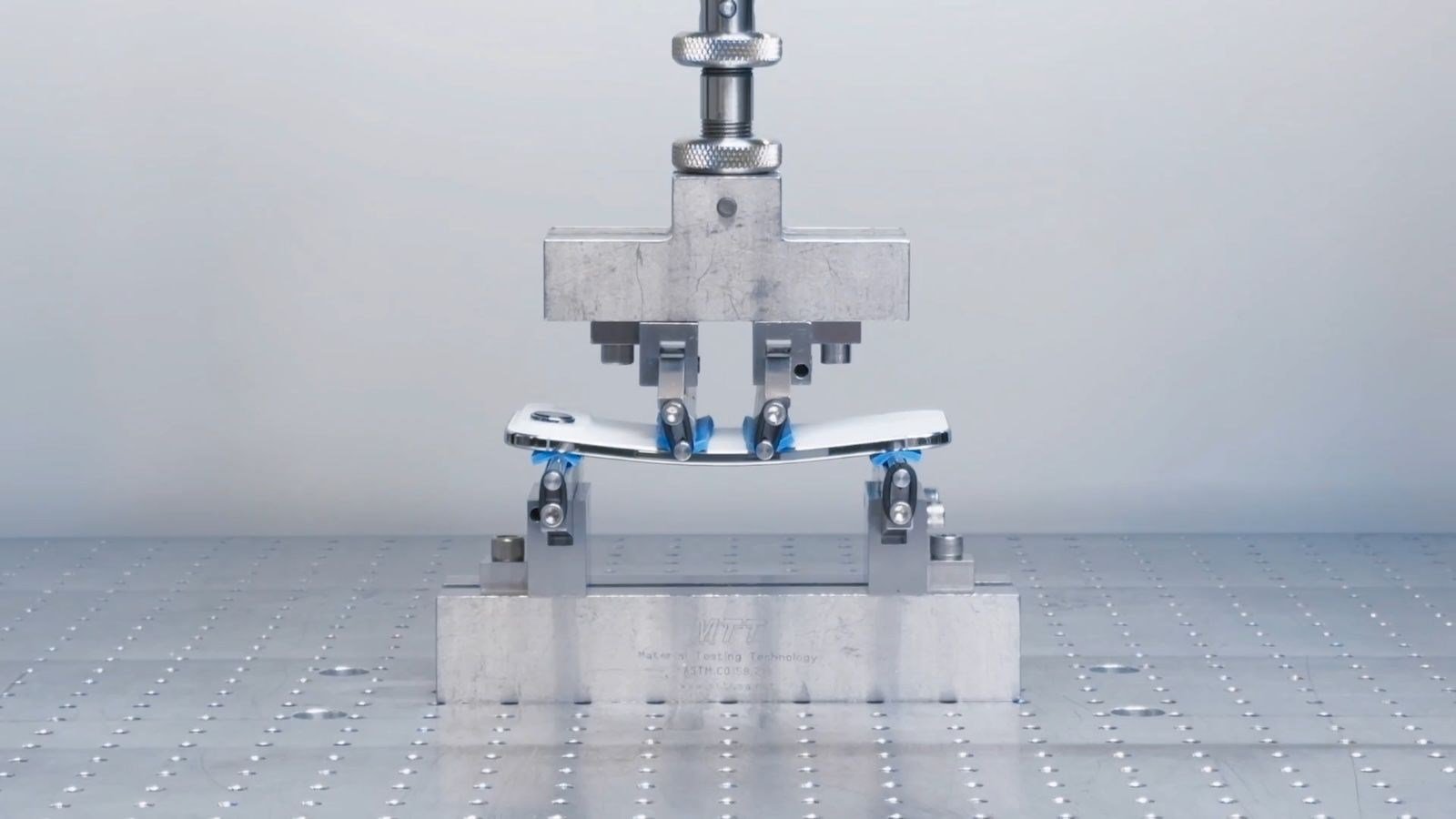 iPhone Air bükülme testi