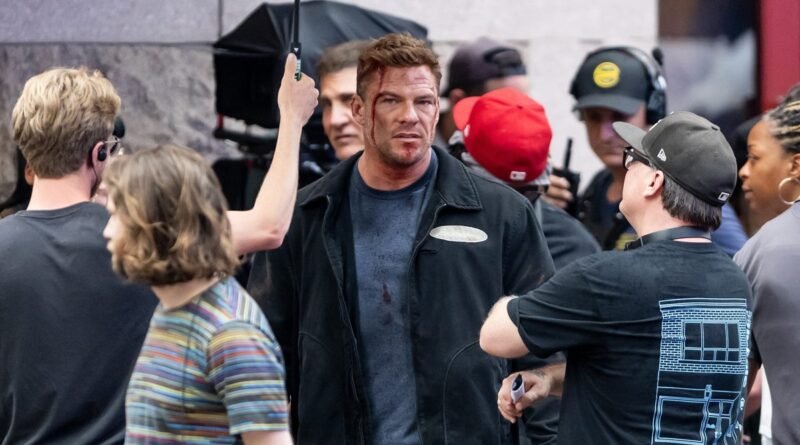 Batman Kim Olacak? - Reacher Dizisi Yıldızı Alan Ritchson, James Gunn ile Görüştü!