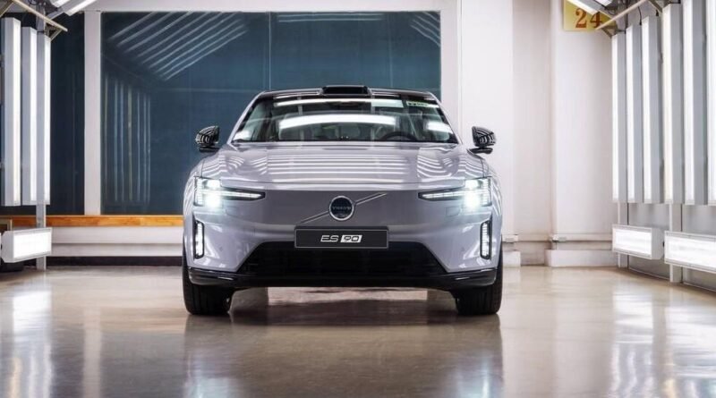Volvo'nun 700 km Menzilli Elektrikli Otomobili ES90 Üretim Aşamasına Geçti