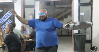 Instagram'ın Gündemindeki Çaycı: 'Serdar Ortaç'a Teşekkürler!' - Son Dakika Türkiye Haberleri