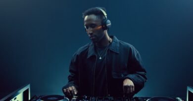 Beyerdynamic DJ 300 PRO X İki Farklı Boyut Seçeneğiyle Sunuluyor