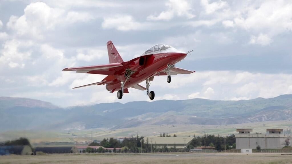 HÜRJET, İngiltere'nin Yeni Nesil Jet Eğitim Uçağı için Güçlü Aday!