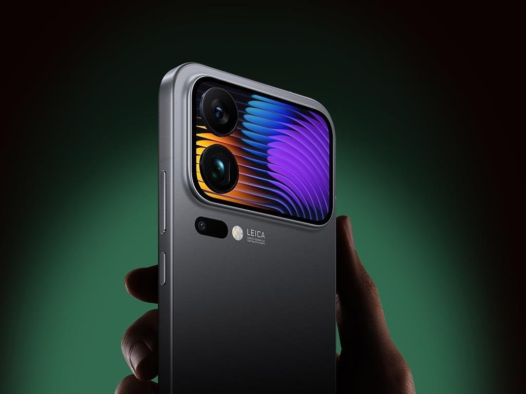 Xiaomi 18 Serisinde Arka Ekran Kullanımına Devam Edilecek